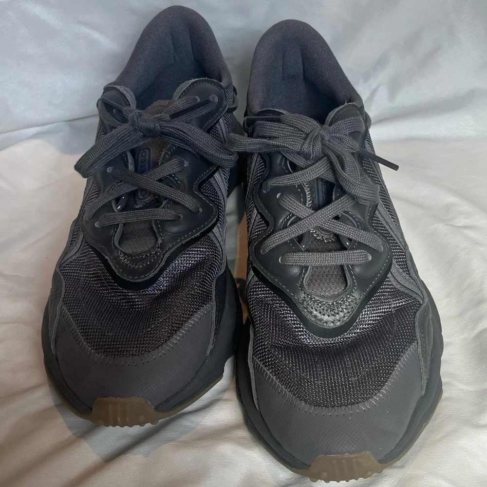 Adidas Original Ozweego Dark Gray Unisex Mens US 11.5
